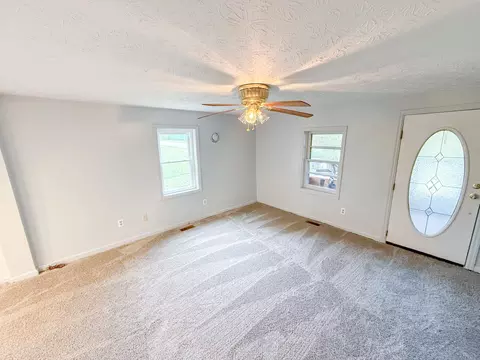 Living - 1339 Daws Ridge Rd, Nancy, KY 42544 photo 2 of 2
