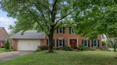 6003 Secretariat Cir, Versailles, KY 40383