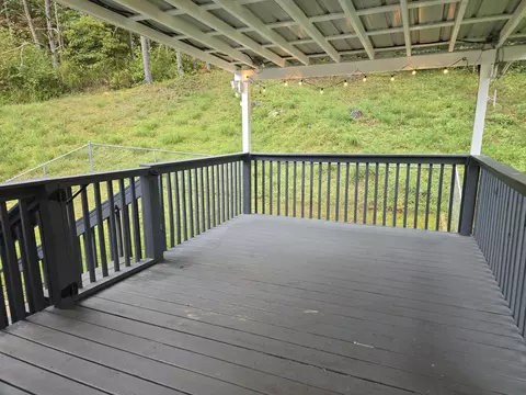 Exterior - 6 Hampton Ct, Middlesboro, KY 40965 photo 3 of 15