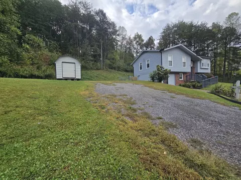 Exterior - 6 Hampton Ct, Middlesboro, KY 40965 photo 14 of 15