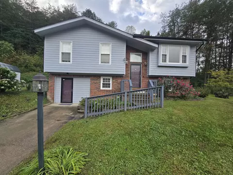 Exterior - 6 Hampton Ct, Middlesboro, KY 40965 photo 2 of 15