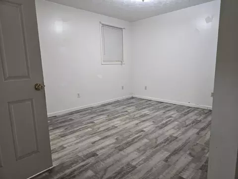 Bedroom - 6 Hampton Ct, Middlesboro, KY 40965 photo 6 of 6