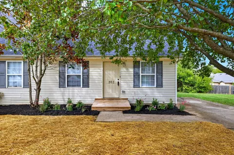 203 Maple Leaf Ln, Nicholasville, KY 40356