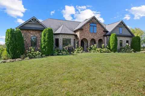 350 Cave Run Cir, Versailles, KY 40383