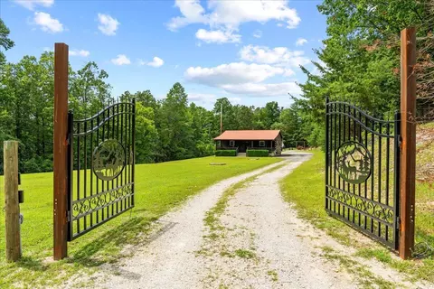 2715 Furnace Rd, Stanton, KY 40380