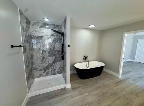 Bath - 153 Malibu Dr, Corbin, KY 40701 photo 2 of 4