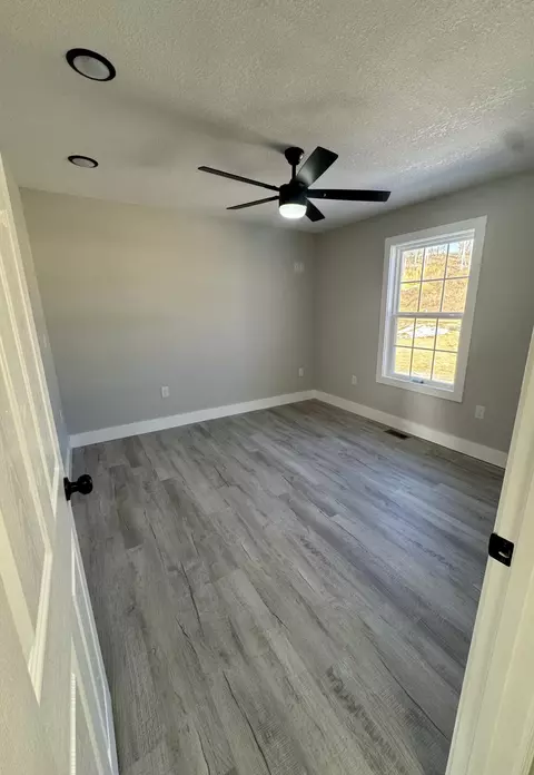 Bedroom - 153 Malibu Dr, Corbin, KY 40701 photo 3 of 3