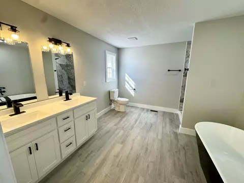 Bath - 153 Malibu Dr, Corbin, KY 40701 photo 1 of 4