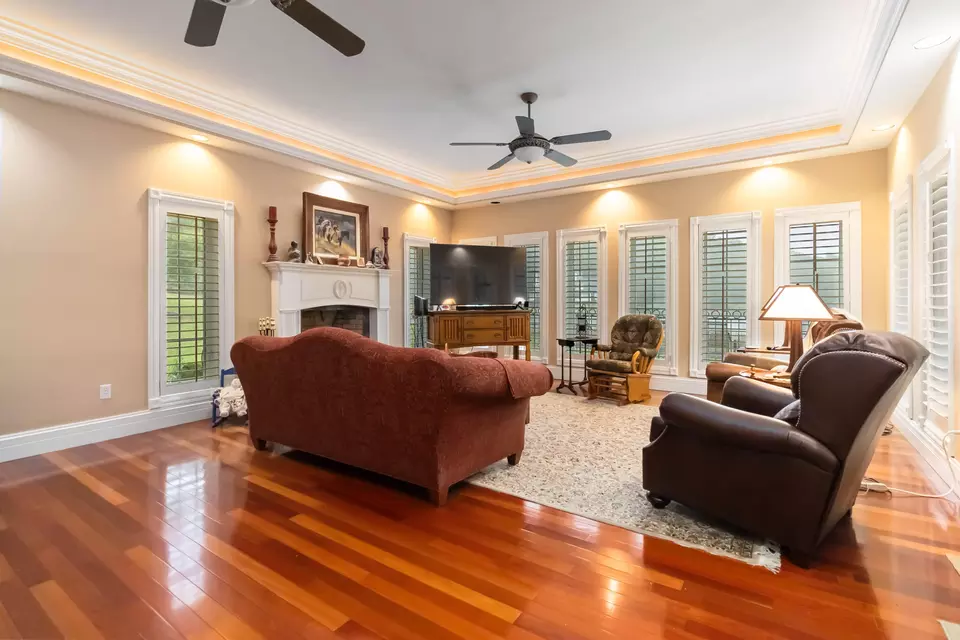 Living - 16 Summer Breeze Dr, Somerset, KY 42503 photo 1 of 3