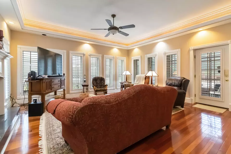 Living - 16 Summer Breeze Dr, Somerset, KY 42503 photo 2 of 3