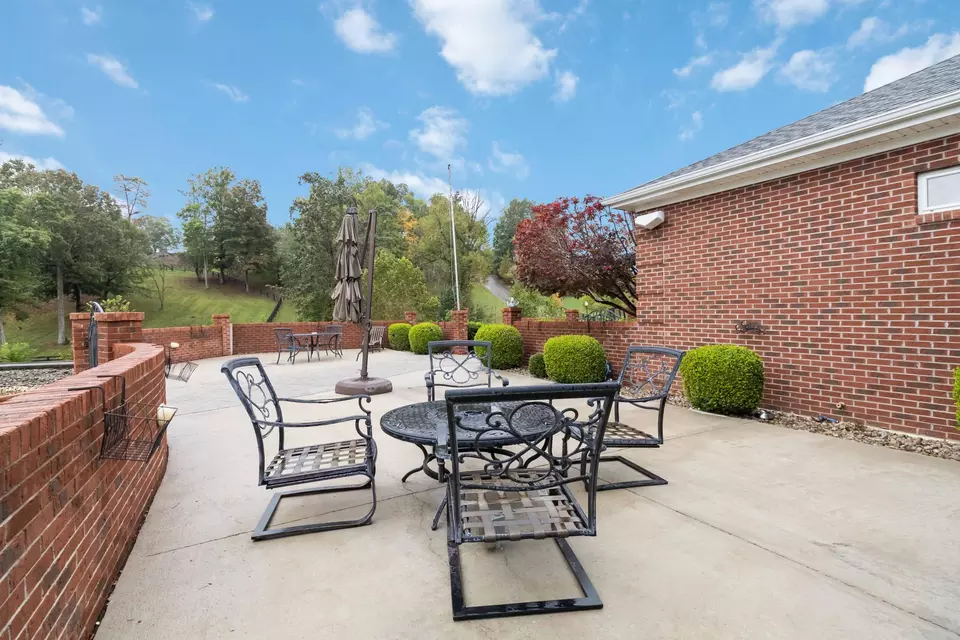 Exterior - 16 Summer Breeze Dr, Somerset, KY 42503 photo 11 of 16