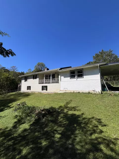 50 David Rice Rd, Calvin, KY 40813