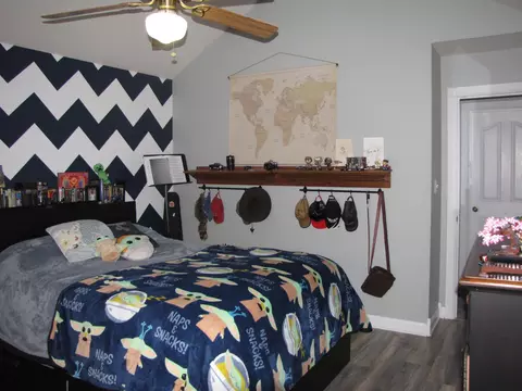 Bedroom - 565 Prather Dr, Nancy, KY 42544 photo 5 of 10