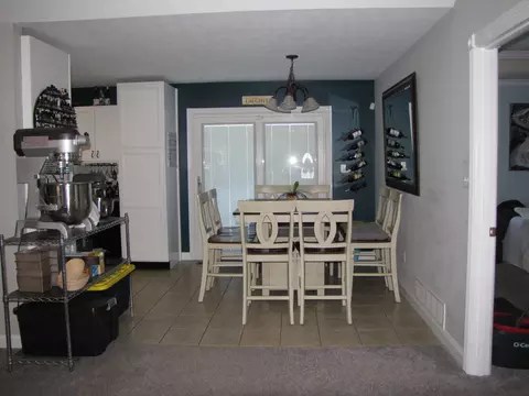 Dining - 565 Prather Dr, Nancy, KY 42544 photo 1 of 3