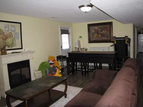 Living - 565 Prather Dr, Nancy, KY 42544 photo 4 of 4
