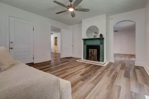Living - 132 Rucker Ave, Georgetown, KY 40324 photo 2 of 4