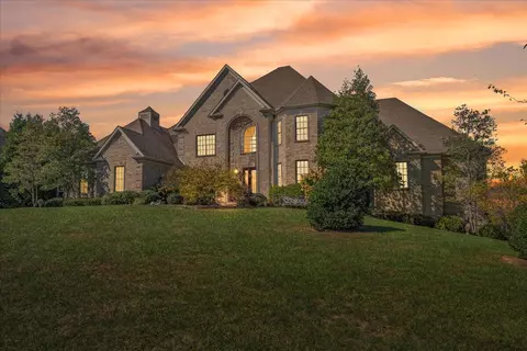 210 Keene Manor Cir, Nicholasville, KY 40356
