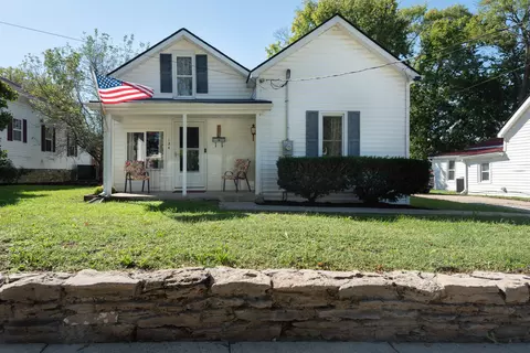 124 Simmons St, Versailles, KY 40383