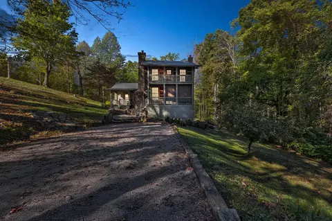 753 Gilliam Cemetery Rd, Olive Hill, KY 41164