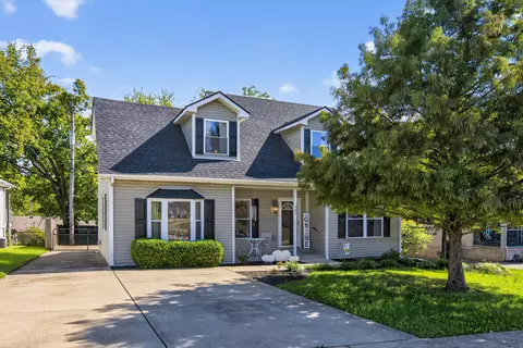 404 Applegrove Dr, Nicholasville, KY 40356