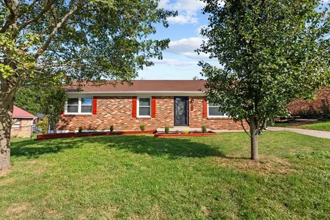 102 Briarwood Dr, Nicholasville, KY 40356