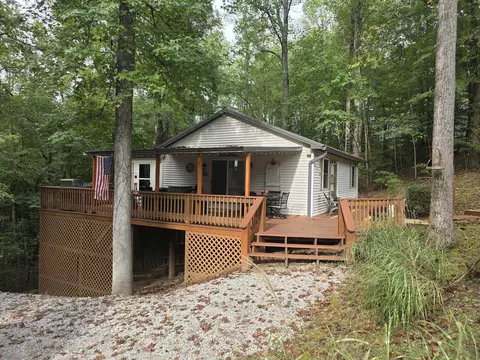 210 Lakeside Dr, Albany, KY 42602
