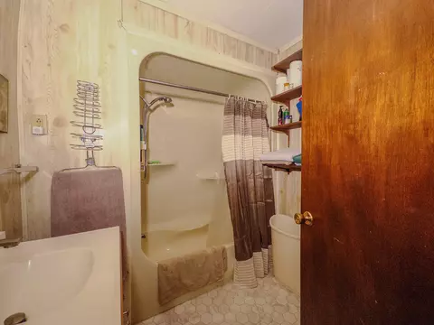 Bath - 34 Jasper Circle Dr, Burnside, KY 42519 photo 2 of 2
