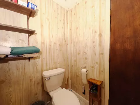 Bath - 34 Jasper Circle Dr, Burnside, KY 42519 photo 1 of 2