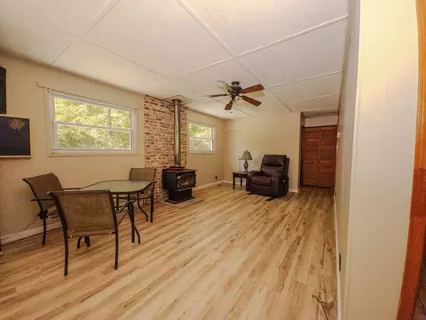 Living - 34 Jasper Circle Dr, Burnside, KY 42519 photo 2 of 2