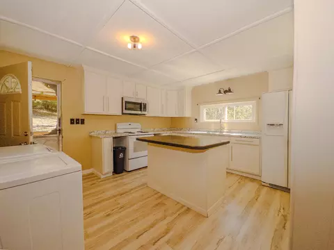 Kitchen - 34 Jasper Circle Dr, Burnside, KY 42519 photo 3 of 3