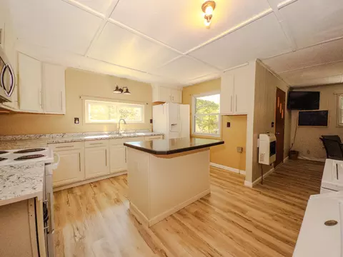Kitchen - 34 Jasper Circle Dr, Burnside, KY 42519 photo 1 of 3