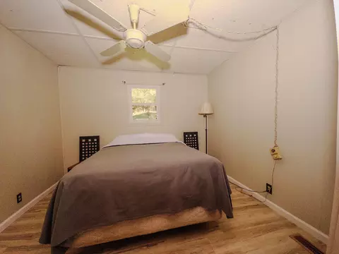 Bedroom - 34 Jasper Circle Dr, Burnside, KY 42519 photo 2 of 4