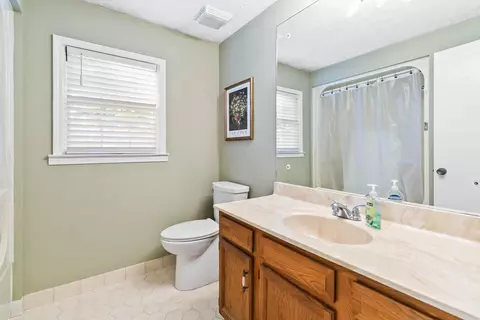 Bath - 430 Kelso Trl, Corbin, KY 40701 photo 3 of 3