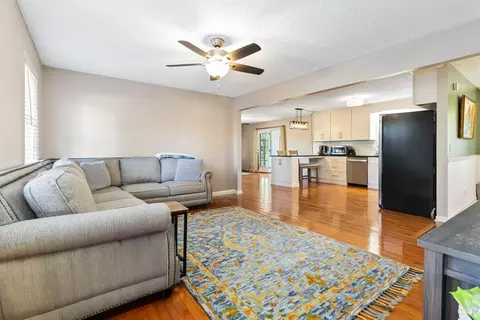 Living - 430 Kelso Trl, Corbin, KY 40701 photo 1 of 5