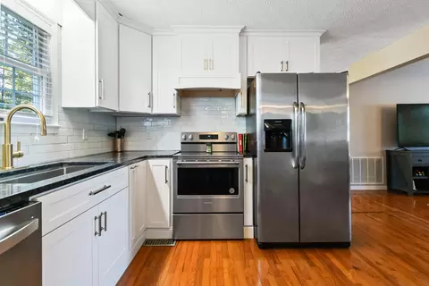 Kitchen - 430 Kelso Trl, Corbin, KY 40701 photo 4 of 4