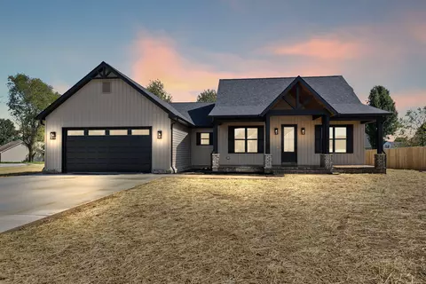 95 Clements Dr, Danville, KY 40422