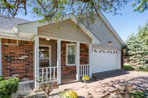 396 Squires Cir, Lexington, KY 40515