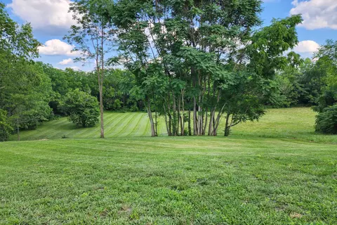 149 Lynne Dr, Berea, KY 40403 photo 2
