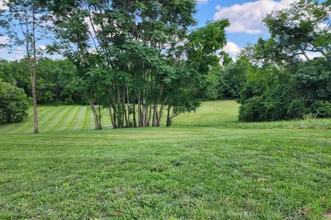 149 Lynne Dr, Berea, KY 40403 photo 3