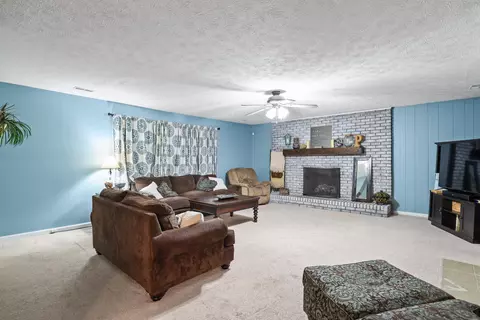 Living - 82 Wilson Rd, Keavy, KY 40737 photo 1 of 2