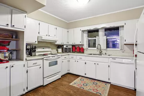 Kitchen - 82 Wilson Rd, Keavy, KY 40737 photo 1 of 2
