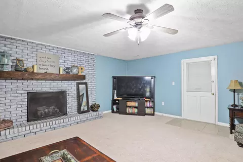 Living - 82 Wilson Rd, Keavy, KY 40737 photo 2 of 2
