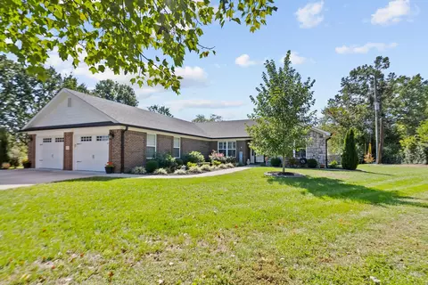 Exterior - 111 Lynne Dr, Berea, KY 40403 photo 3 of 10