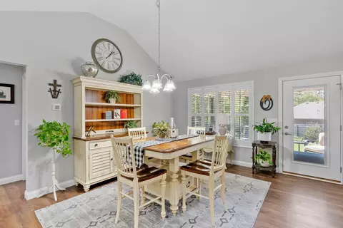 Dining - 111 Lynne Dr, Berea, KY 40403 photo 1 of 2
