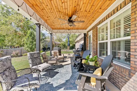 Exterior - 111 Lynne Dr, Berea, KY 40403 photo 6 of 10