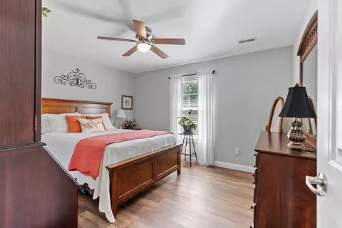 Bedroom - 111 Lynne Dr, Berea, KY 40403 photo 5 of 8