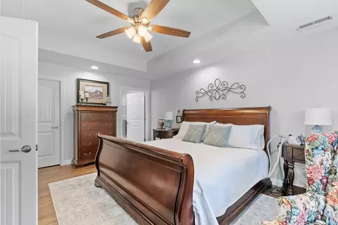 Bedroom - 111 Lynne Dr, Berea, KY 40403 photo 3 of 8
