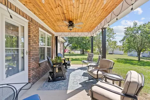 Exterior - 111 Lynne Dr, Berea, KY 40403 photo 7 of 10