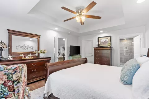 Bedroom - 111 Lynne Dr, Berea, KY 40403 photo 2 of 8