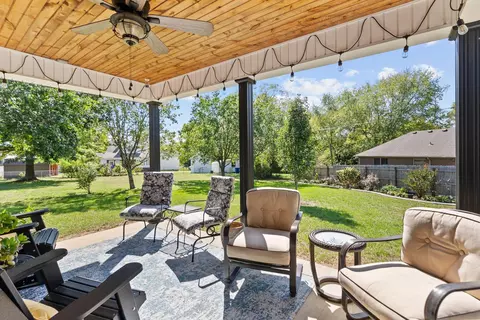 Exterior - 111 Lynne Dr, Berea, KY 40403 photo 5 of 10